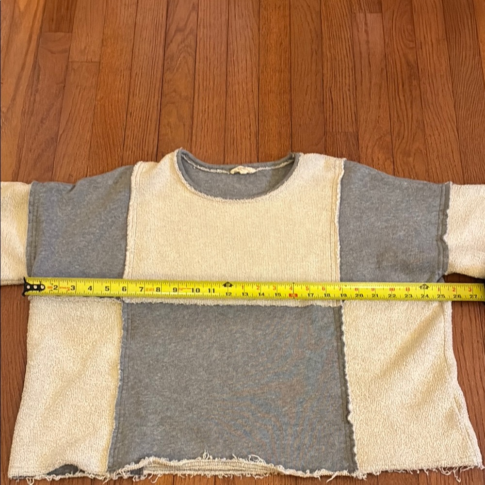 Easel Gray and Cream Boxy 3/4 Sleeve Sweater - Oversized - Picture 8 of 10